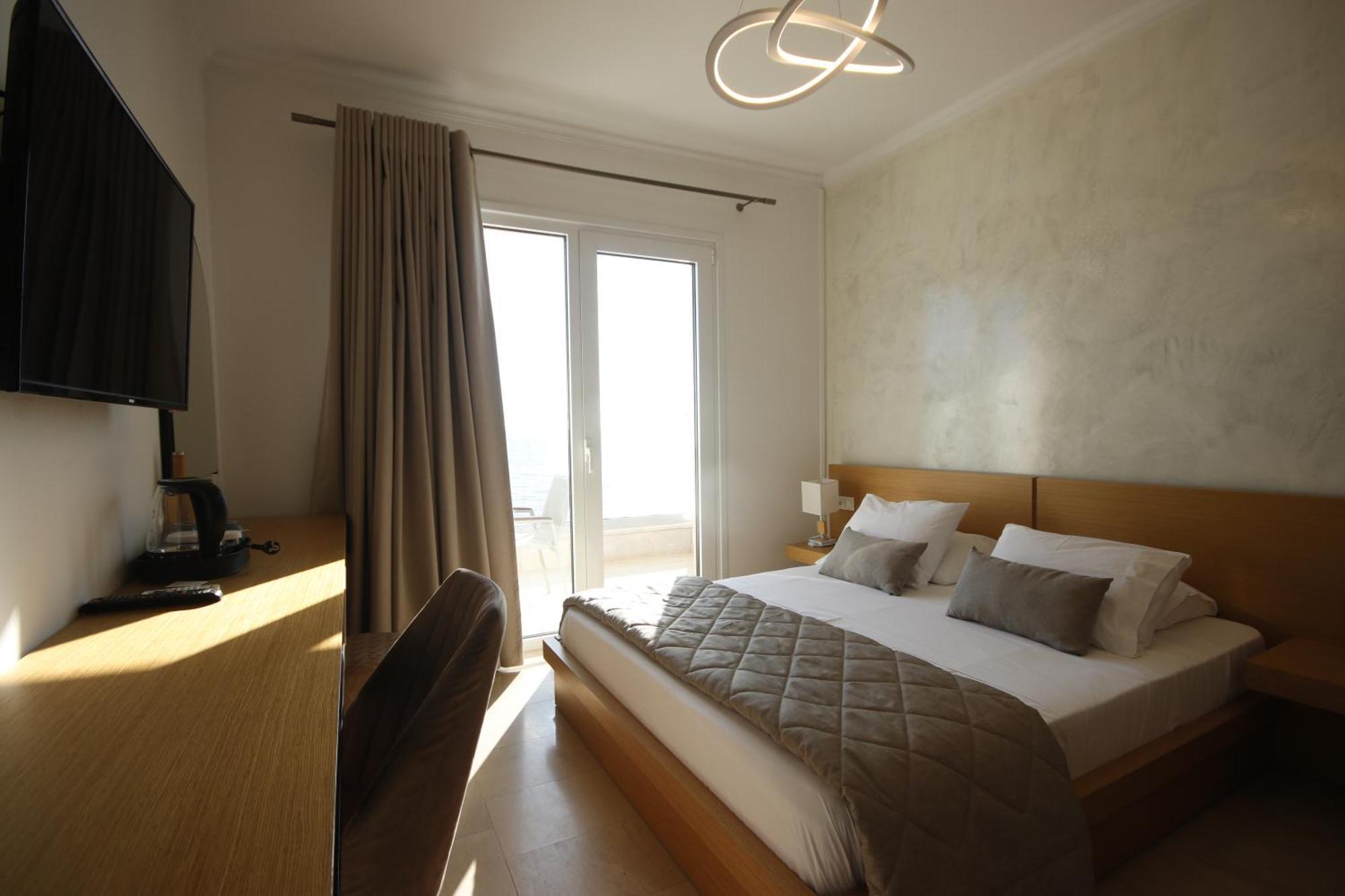 Arxontiko Hotel Himarë Eksteriør billede
